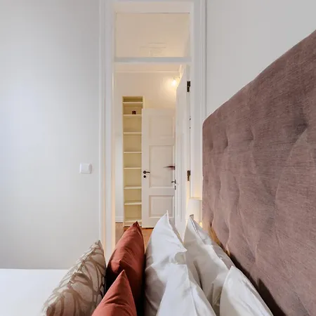 Apartment Stunning River View 3br Near Alfama - Renovated *