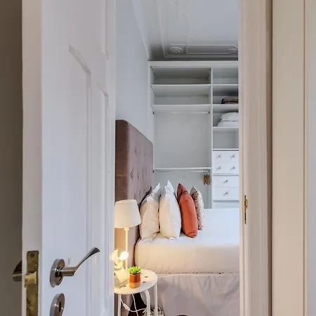 Apartment Stunning River View 3br Near Alfama - Renovated Lissabon