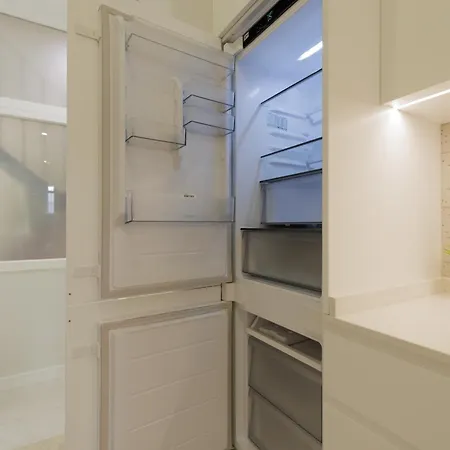 Stunning River View 3br Near Alfama - Renovated Apartment
