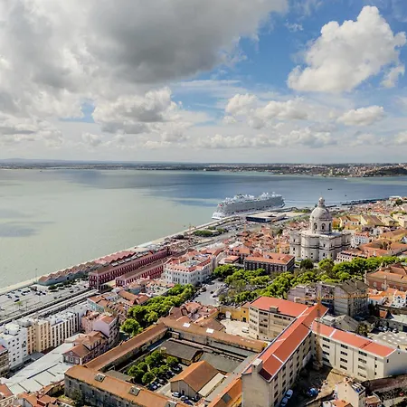 Stunning River View 3br Near Alfama - Renovated Lissabon